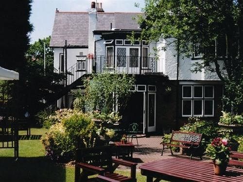 The Tudor Court Hotel 索利赫尔 外观 照片